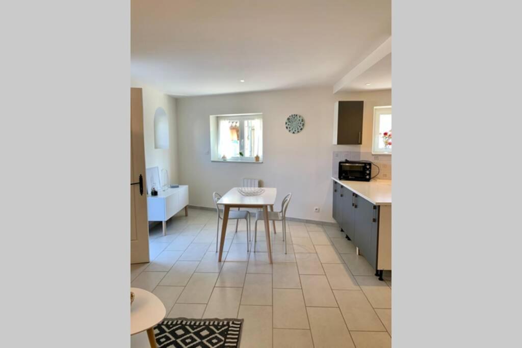 Appt 1 A 4 Pers Cocoon,1,500 Km Sortie Auto, 3 Km Ctre Macon, Pkg Cour Privee Apartment Exterior photo